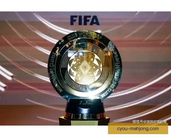 切尔西女足逆袭上演惊心动魄卫冕之战力克强敌捧起英超冠军奖杯